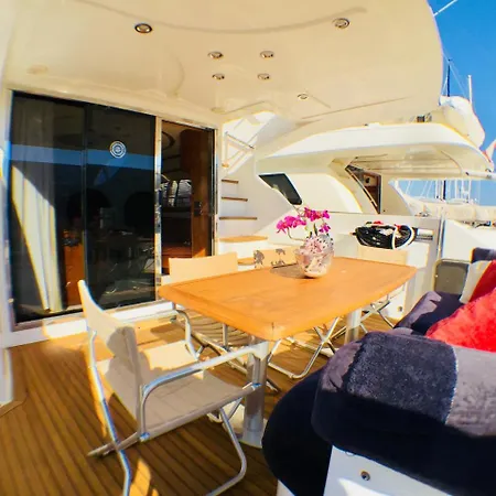 Boat & Breakfast Bateau-hôtel *