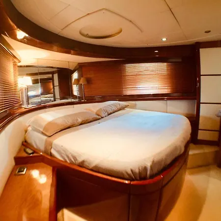 Bateau-hôtel Boat & Breakfast